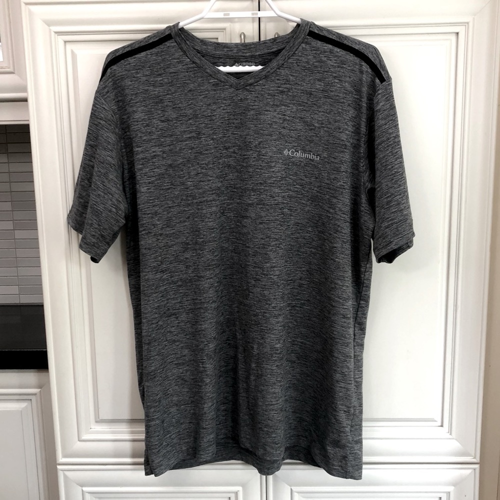 Columbia Omni-wick men’s v-neck athletic t-shirt